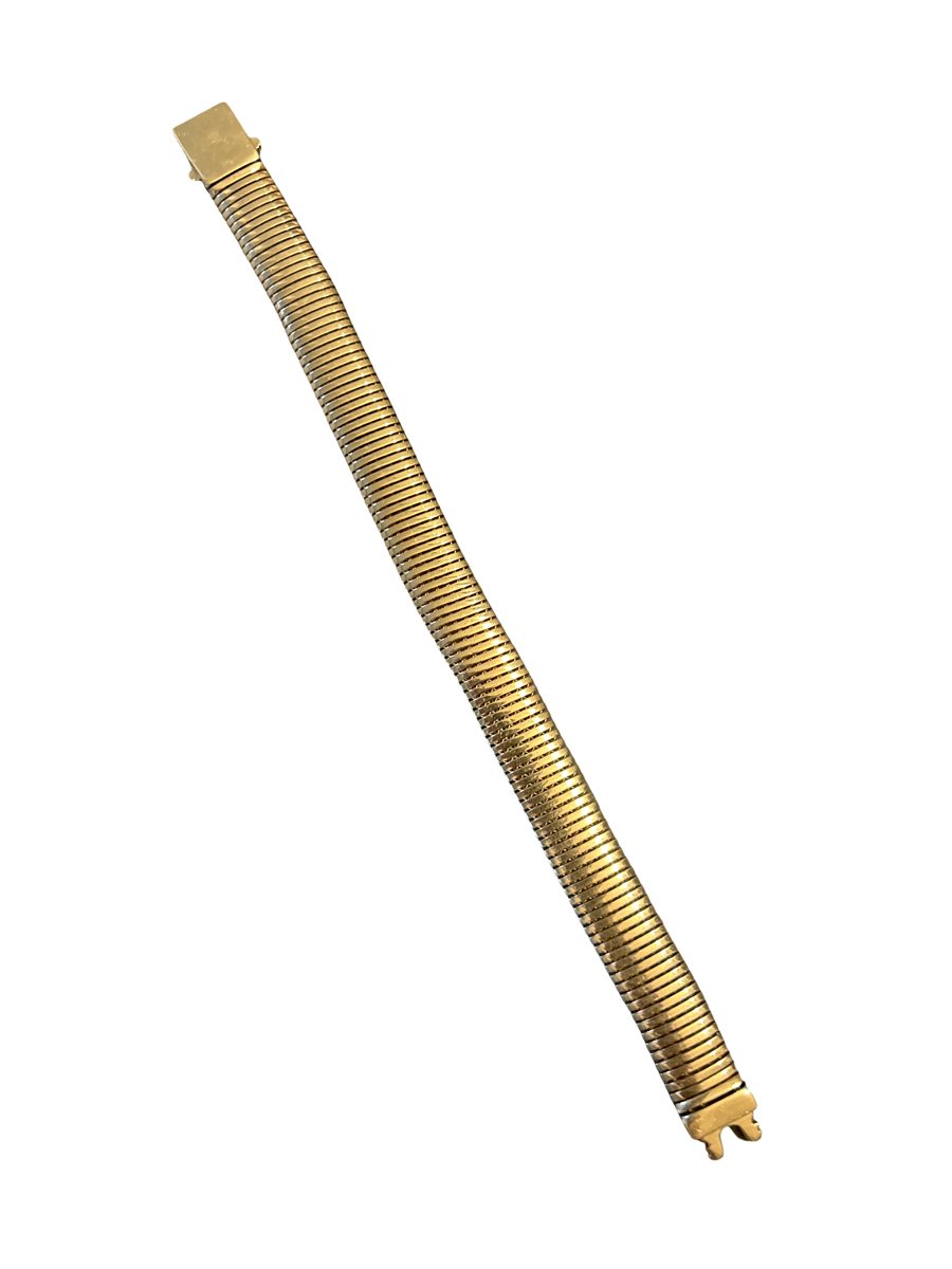 Flat omega-link gold bracelet